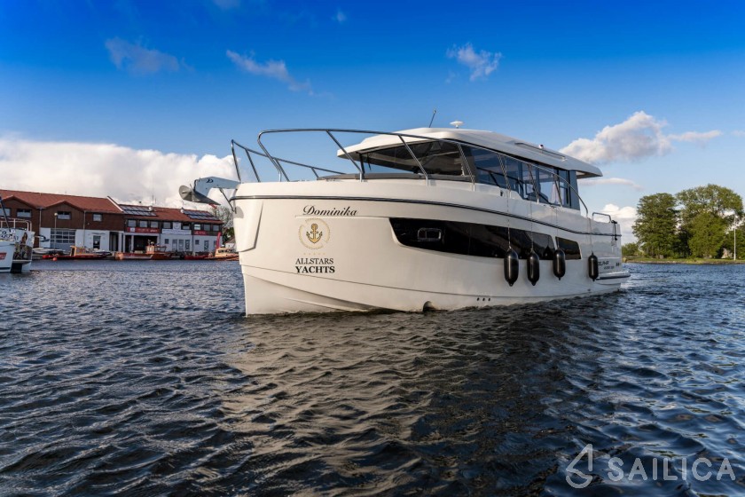 Delphia Escape 1150 - Yacht Charter Sailica
