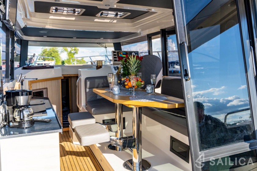 Delphia Escape 1150 - Yacht Charter Sailica