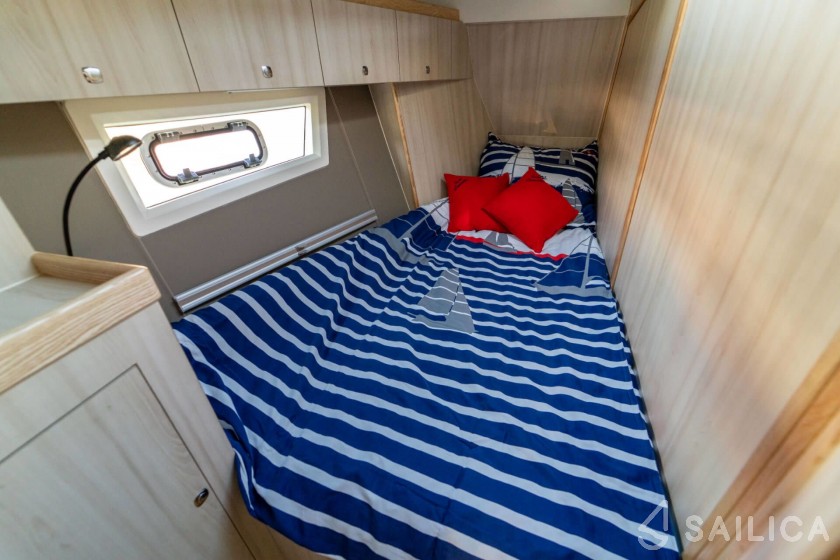 Delphia Escape 1150 - Yacht Charter Sailica