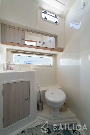 Delphia Escape 1150 - Yacht Charter Sailica