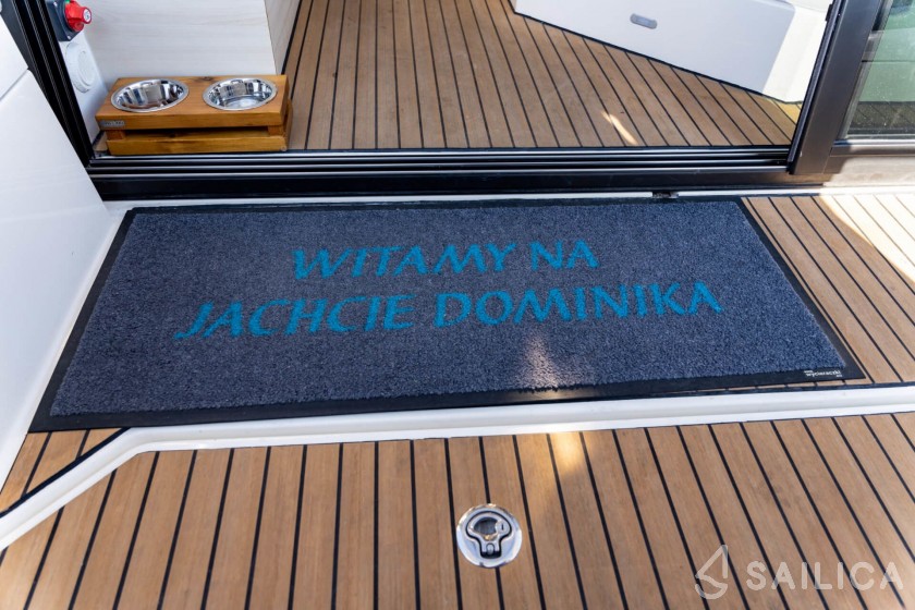 Delphia Escape 1150 - Yacht Charter Sailica