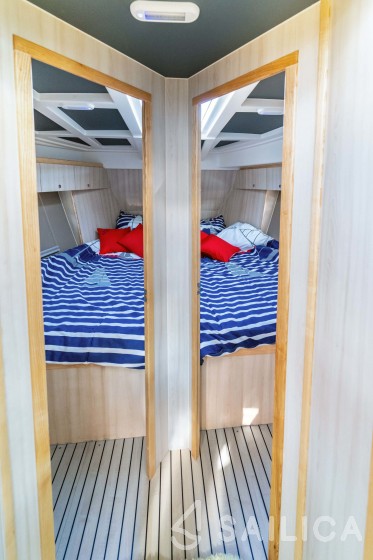 Delphia Escape 1150 - Yacht Charter Sailica
