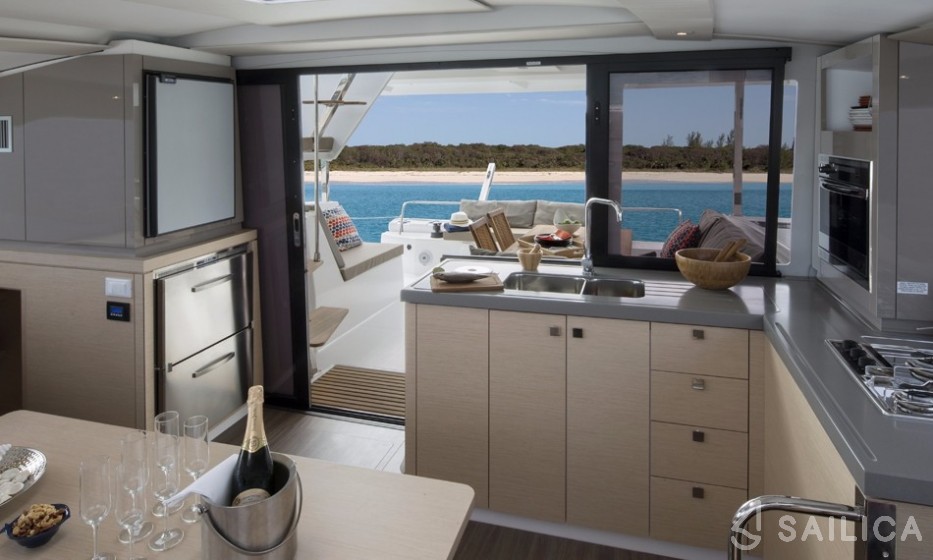 Lucia 40 - Yacht Charter Sailica