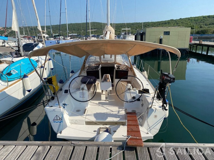 Dufour 310 GL - Yacht Charter Sailica