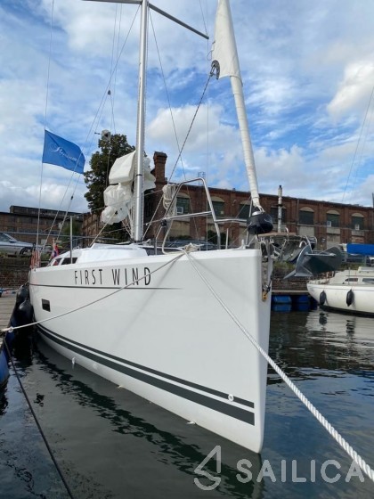 Hanse 348 - Yacht Charter Sailica