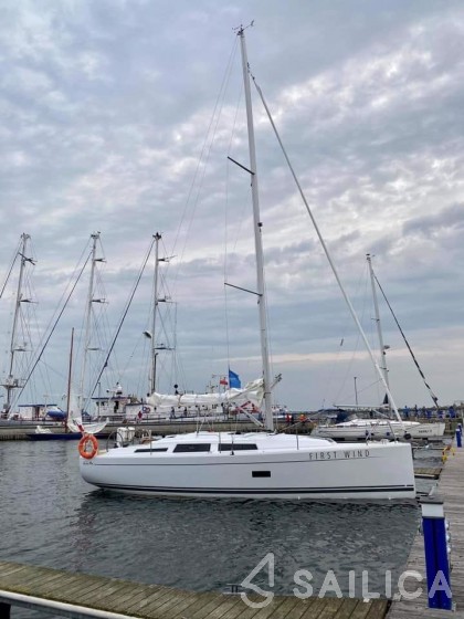 Hanse 348 - Yacht Charter Sailica