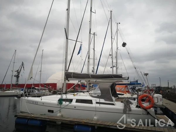 Hanse 348 - Yacht Charter Sailica
