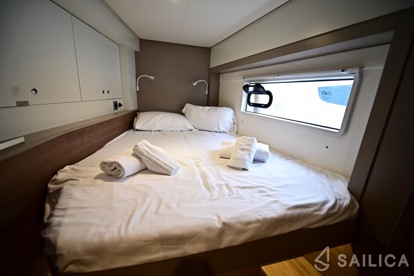 Bali 4.2 - Yacht Charter Sailica
