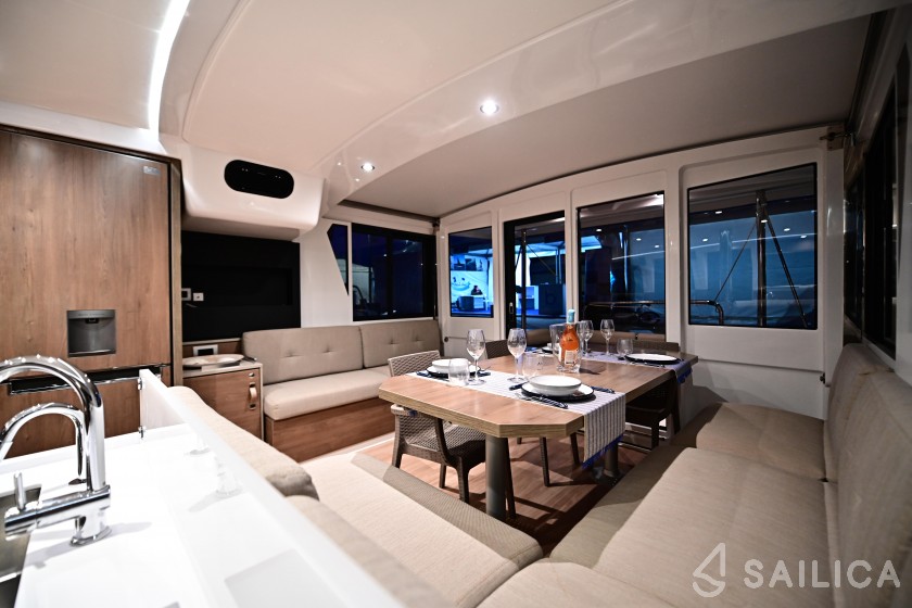 Bali 4.2 - Yacht Charter Sailica