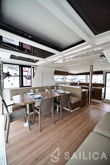 Bali 4.2 - Yacht Charter Sailica