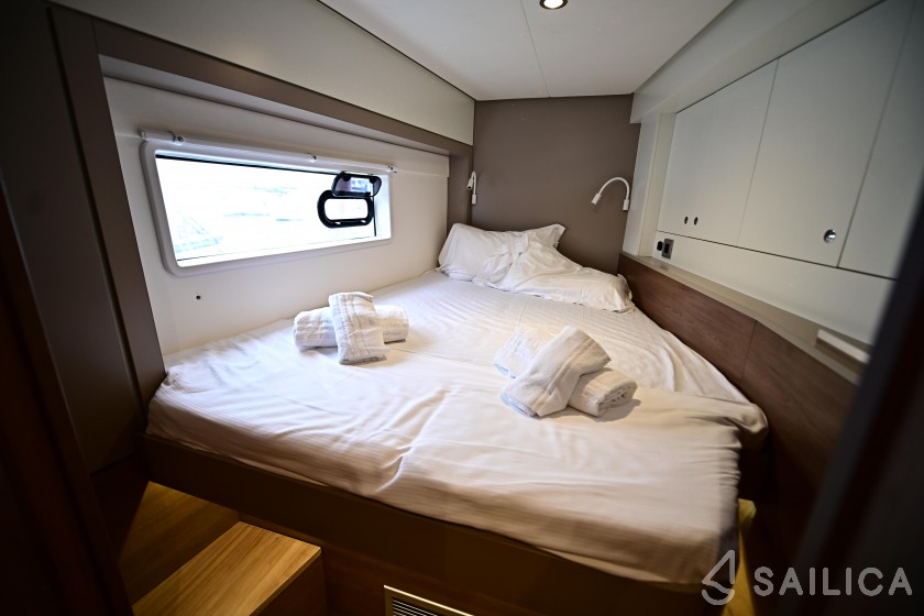 Bali 4.2 - Yacht Charter Sailica