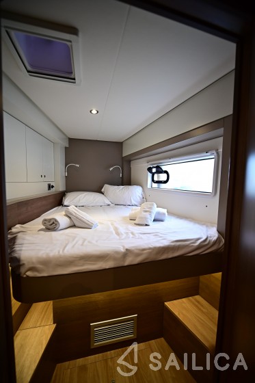 Bali 4.2 - Yacht Charter Sailica