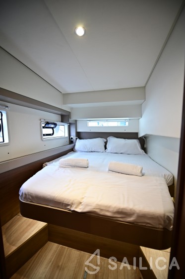 Bali 4.2 - Yacht Charter Sailica