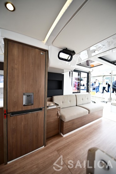 Bali 4.2 - Yacht Charter Sailica