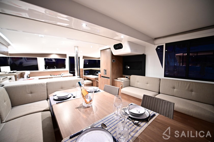Bali 4.2 - Yacht Charter Sailica