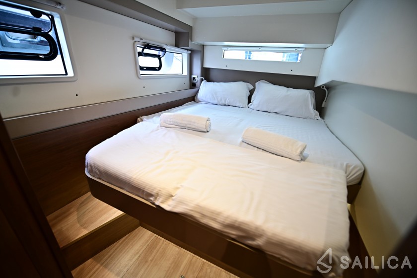 Bali 4.2 - Yacht Charter Sailica