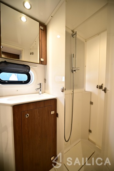 Bali 4.2 - Yacht Charter Sailica