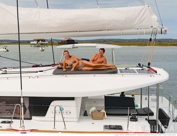 Lagoon 450 S - 4 + 2 cab. - Yacht Charter Sailica
