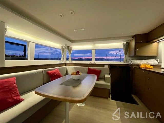 Lagoon 450 S - 4 + 2 cab. - Yacht Charter Sailica