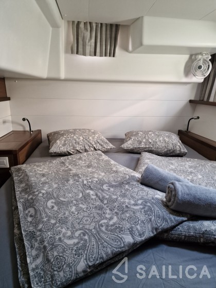 Lagoon 450 S - 4 + 2 cab. - Yacht Charter Sailica