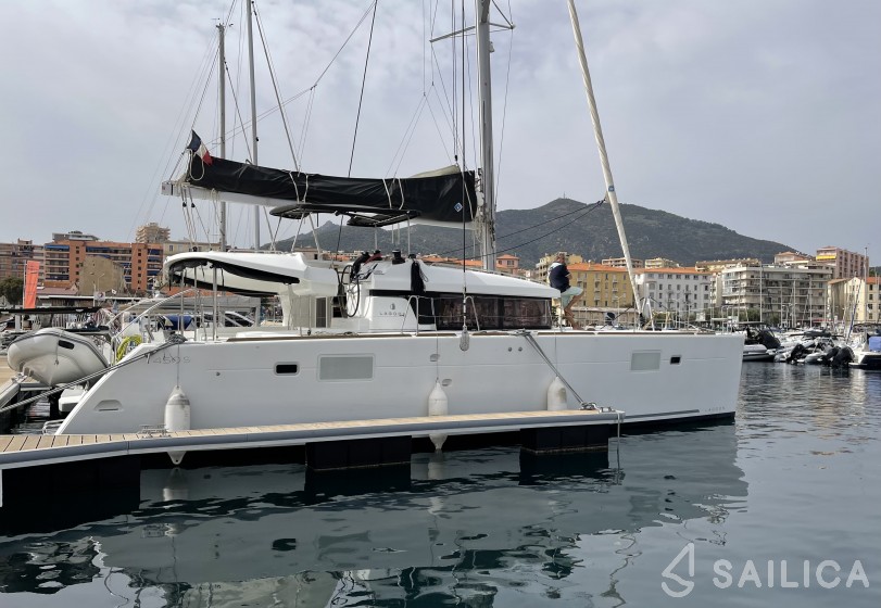Lagoon 450 S - 4 + 2 cab. - Yacht Charter Sailica