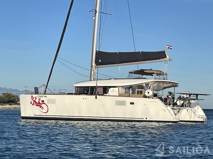 Lagoon 450 S - 4 + 2 cab. - Yacht Charter Sailica