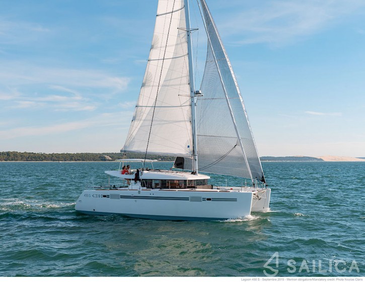 Lagoon 450 S - 4 + 2 cab. - Yacht Charter Sailica