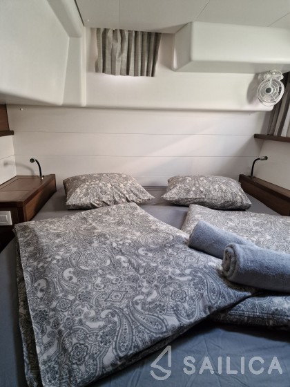Lagoon 450 S - 4 + 2 cab. - Yacht Charter Sailica