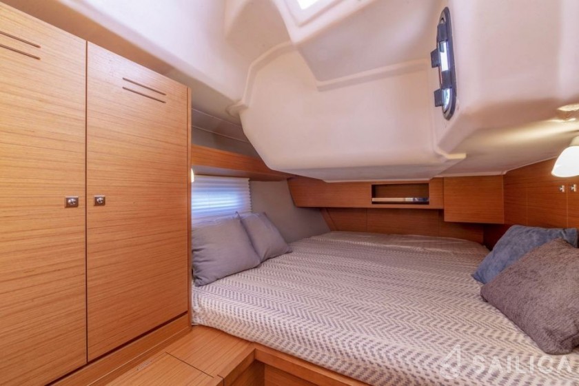 Dufour 430 Grand Large - Yacht Charter Sailica