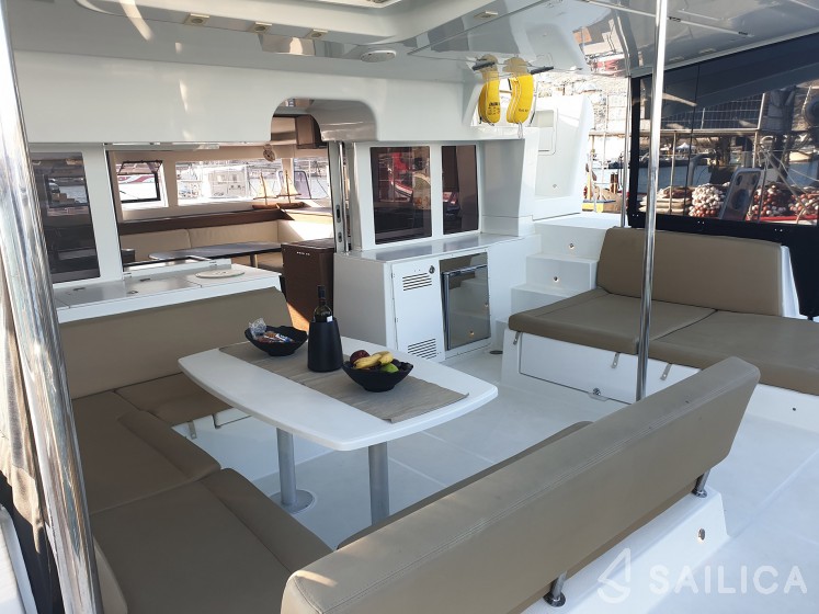 Lagoon 450  Flybridge - Yacht Charter Sailica
