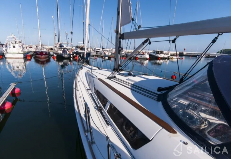 Sun Odyssey 39i - Yacht Charter Sailica
