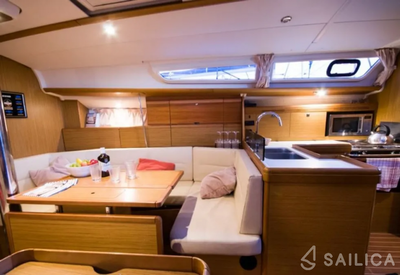 Sun Odyssey 39i - Yacht Charter Sailica