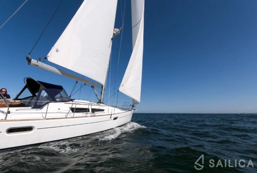 Sun Odyssey 39i - Yacht Charter Sailica