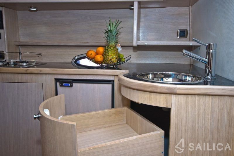 Mirakul 30 - Yacht Charter Sailica