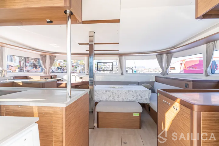 Lagoon 46 - 4 + 2 cab. - Yacht Charter Sailica
