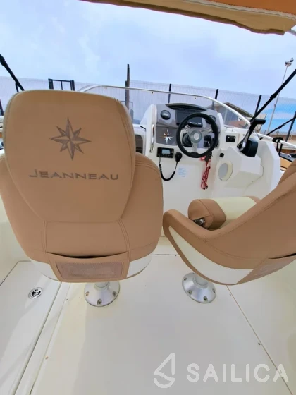 Cap Camarat 755WA - Yacht Charter Sailica