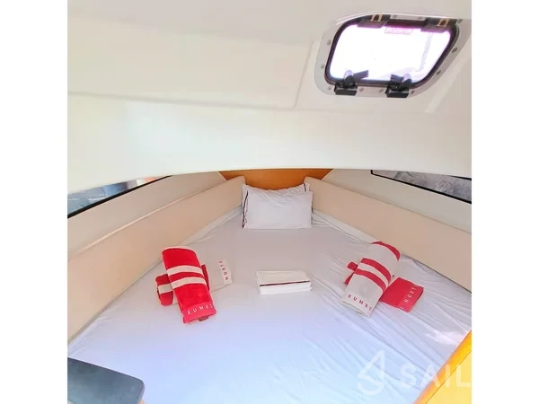 Cap Camarat 755WA - Yacht Charter Sailica