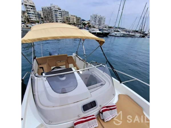 Cap Camarat 755WA - Yacht Charter Sailica
