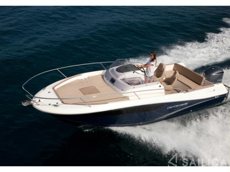 Cap Camarat 755WA - Yacht Charter Sailica