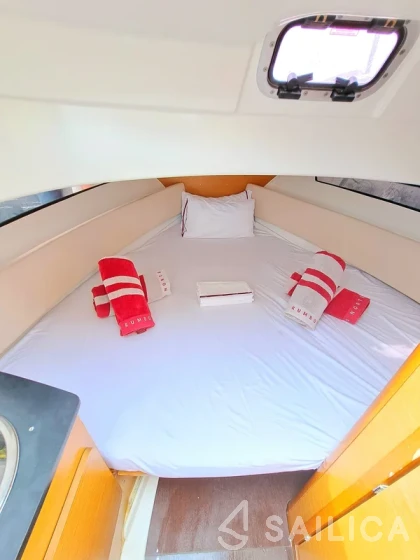 Cap Camarat 755WA - Yacht Charter Sailica