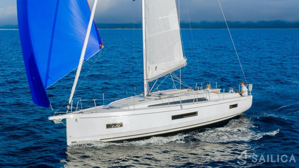 Oceanis 40.1 - Yacht Charter Sailica