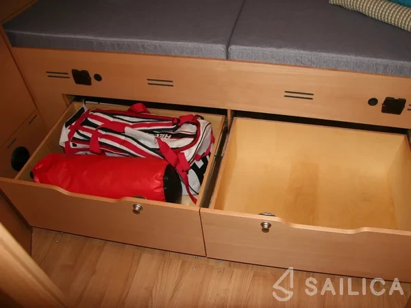 Platinum 989 - Yacht Charter Sailica