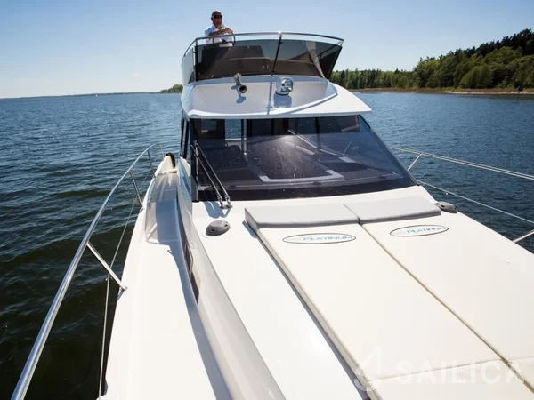 Platinum 989 - Yacht Charter Sailica