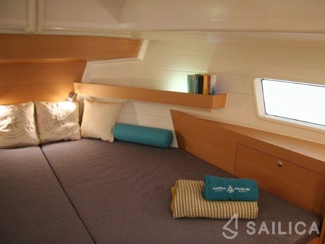Platinum 989 - Yacht Charter Sailica