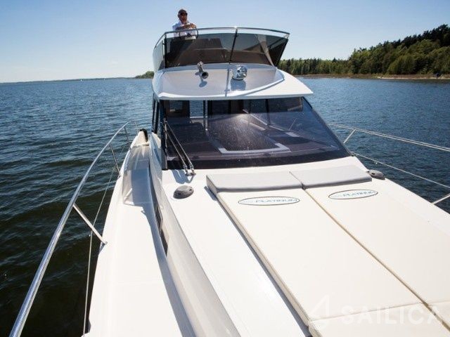Platinum 989 - Yacht Charter Sailica