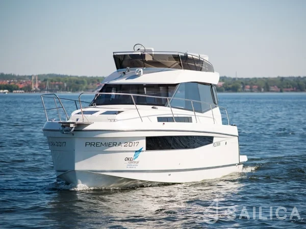Platinum 989 - Yacht Charter Sailica