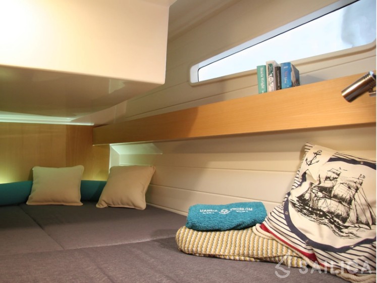 Platinum 989 - Yacht Charter Sailica