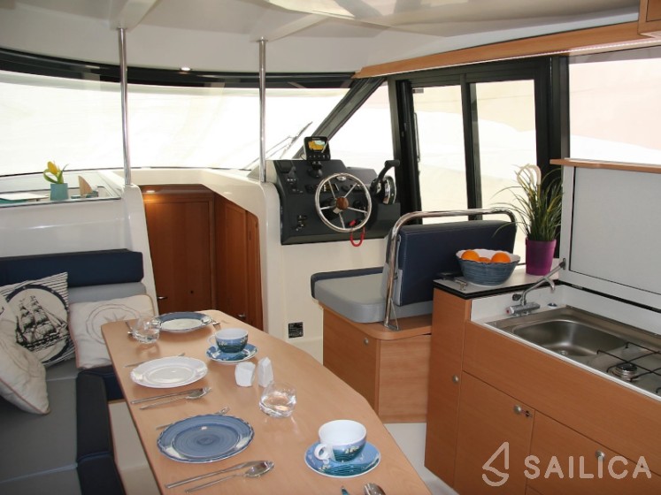 Platinum 989 - Yacht Charter Sailica