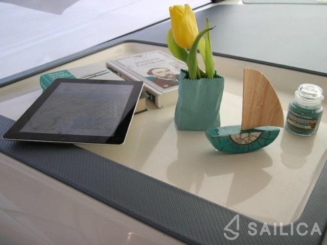 Platinum 989 - Yacht Charter Sailica