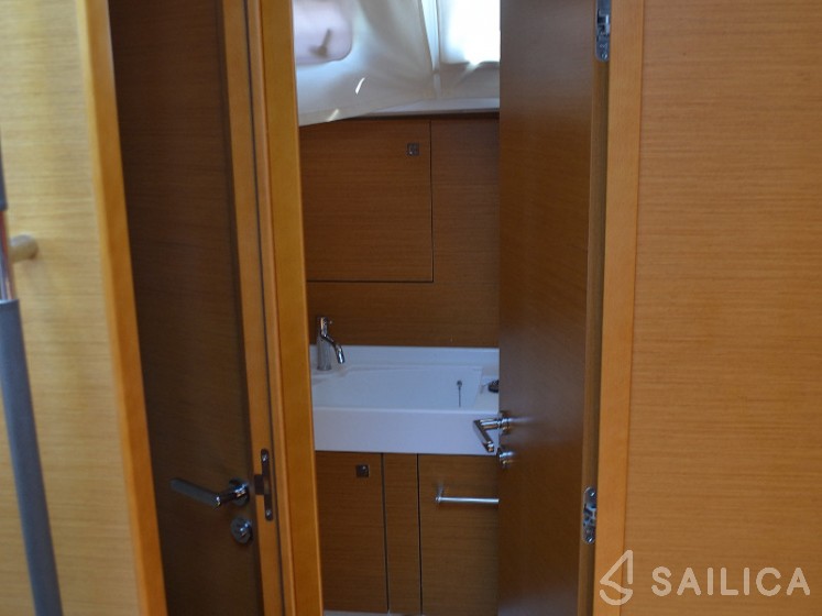 Sun Odyssey 509 - Yacht Charter Sailica